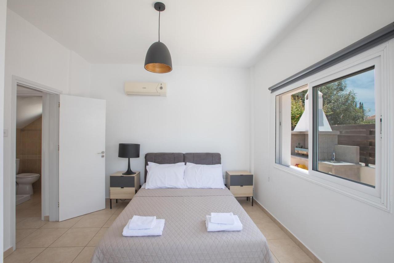 Elite Luxury Villa Paralimni Exterior foto