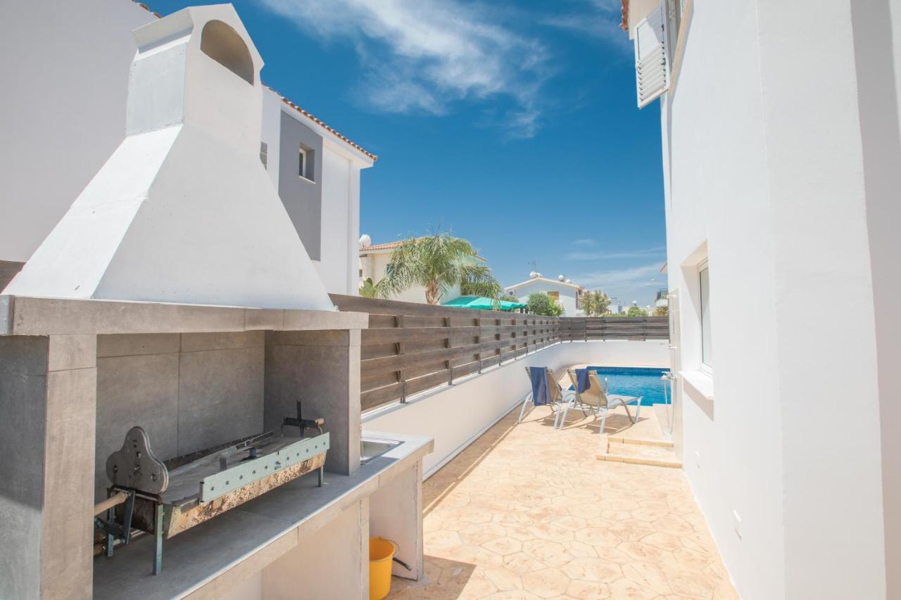 Elite Luxury Villa Paralimni Exterior foto